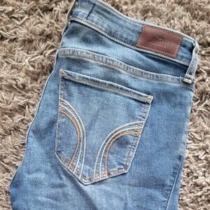 NWOT Hollister Low Rise Boot Cut Classic Stretch Jeans 7R Size 28, Length 32